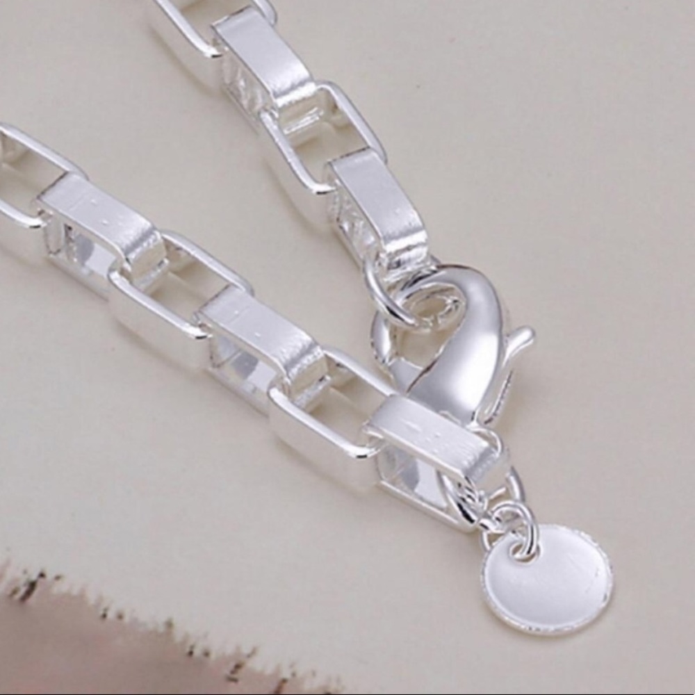 Box Link Bracelet - Picture 2 of 2
